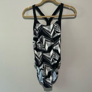 Nike Women’s Black & White Racerback One Piece Competition Swimsuit Sz 12